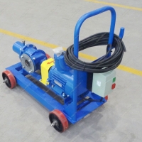 Supply of equipment for reloading filter materials